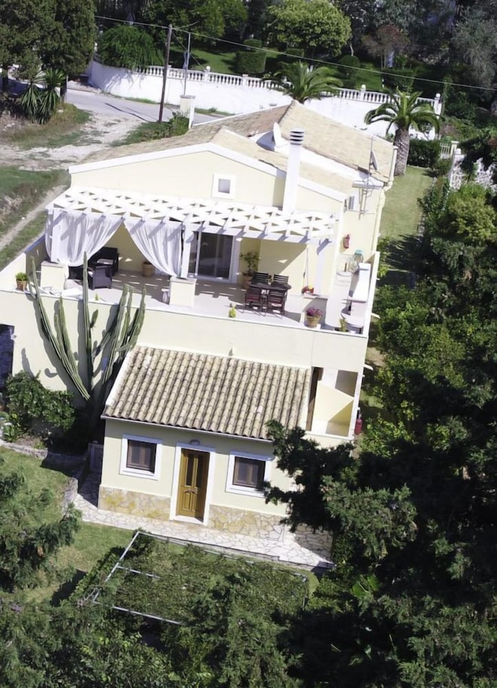 Фото Miltiadis Apartments