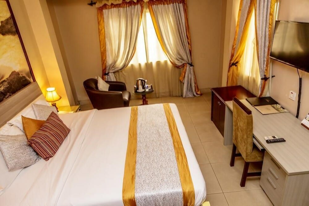 Фото Apartment Royale Hotel and Suite