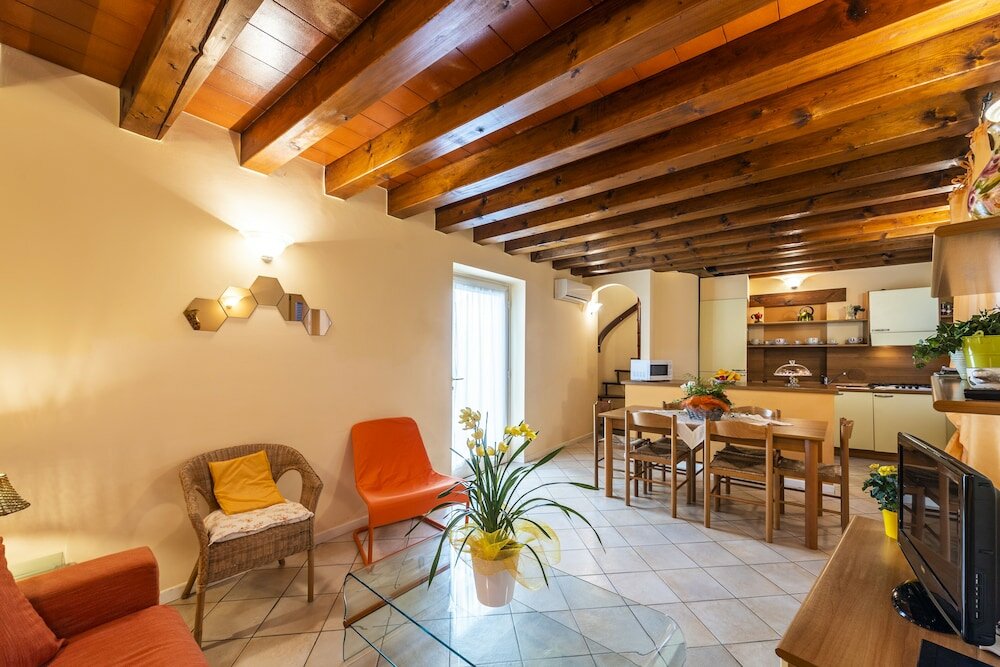 Фото Flowers Apartments