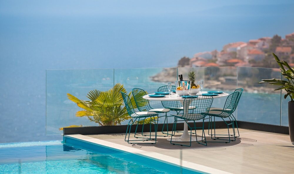 Фото Luxury Villa Riva with Infinity Pool