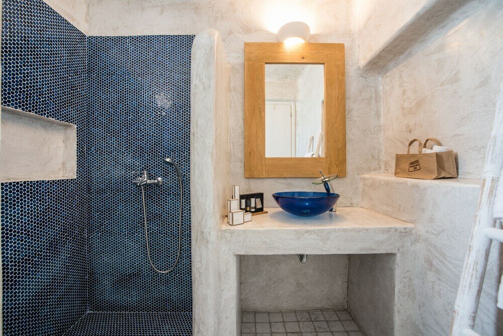 Фото Funky holiday home with pool, next to the beach by VillaRentalsgr