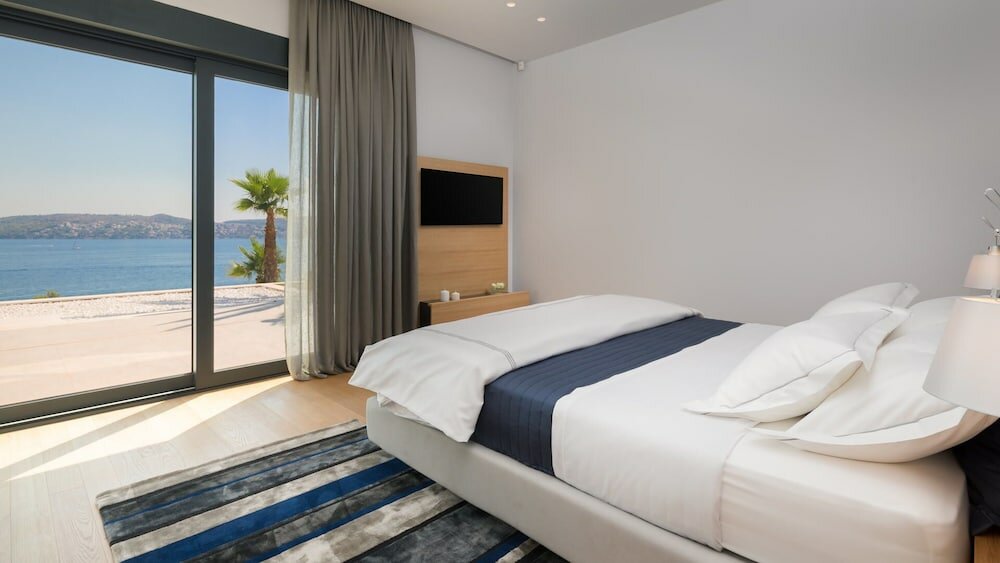 Фото Ultraluxury Villa Elyzeum