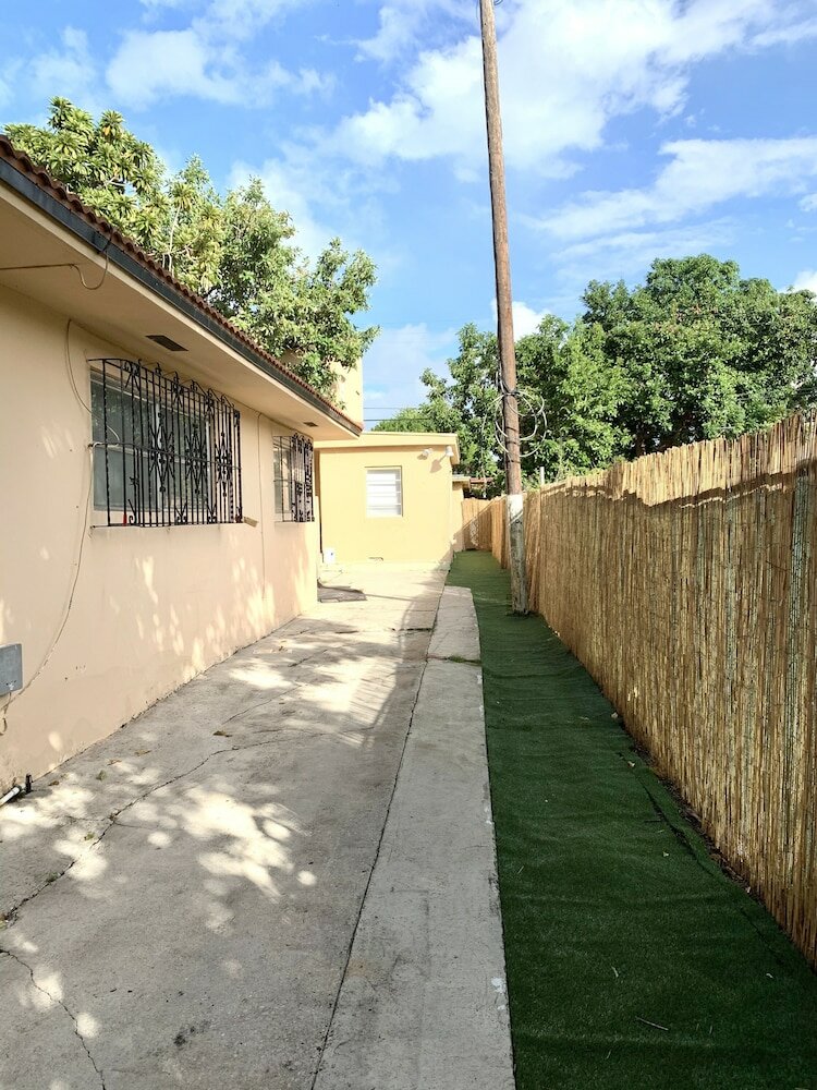 Фото Hostel Brazilian - Calle Ocho