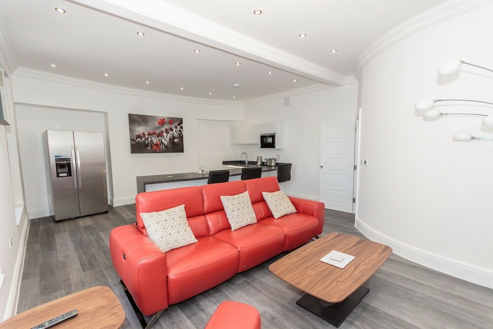 Фото 1 Bed- The Balmoral Suite