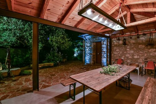 Гостиница Boutique Stone Cottage With Large Terraces
