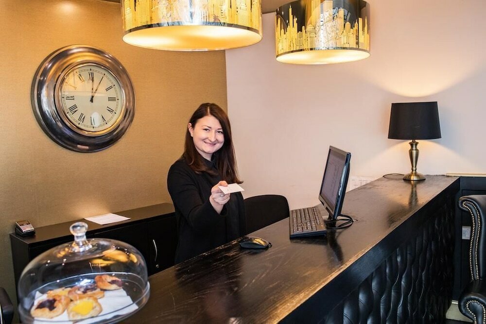 Фото Henley Hotel