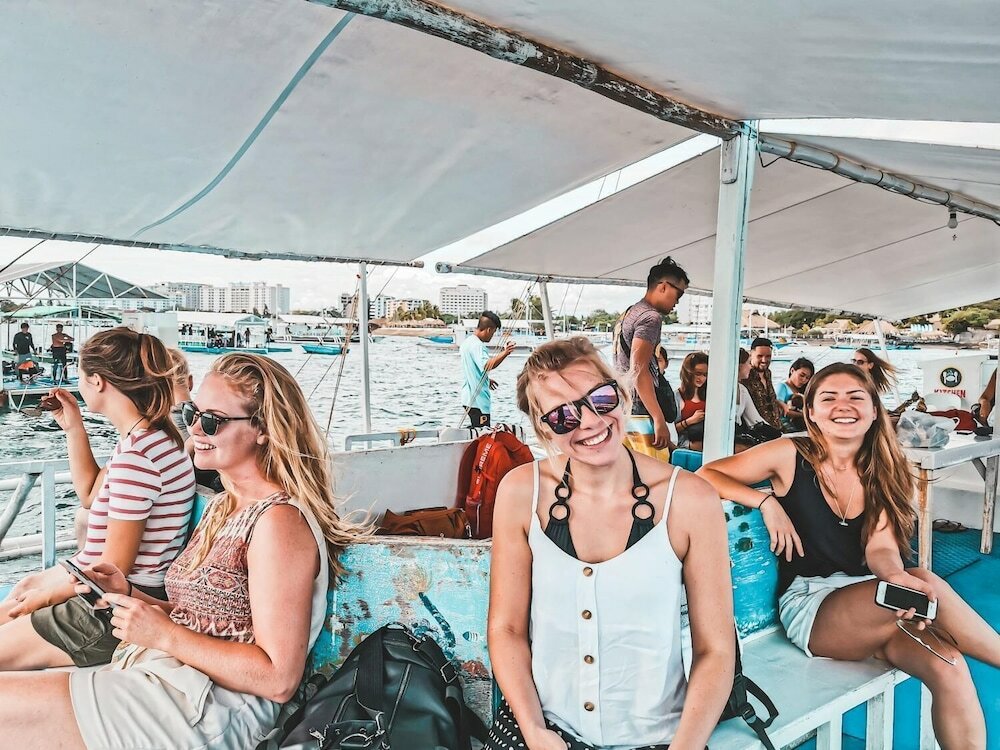 Фото Murals Sleepbox Capsule Hostel - Adults Only