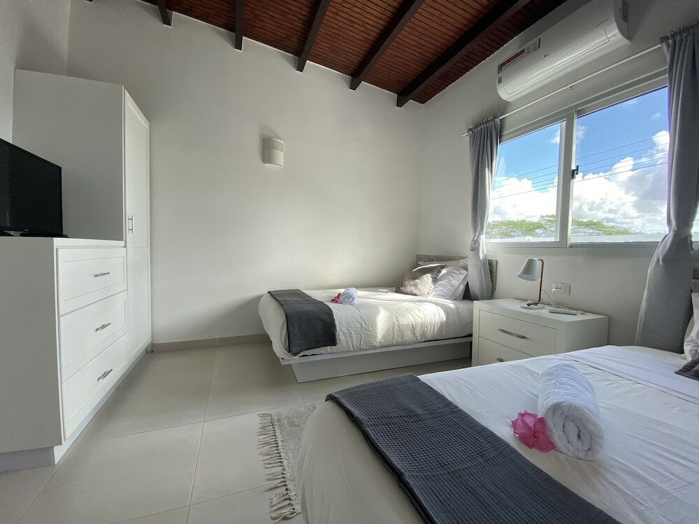 Фото Movida Inn Aruba