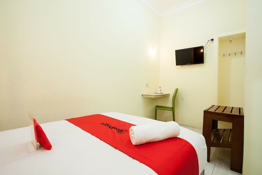 Фото RedDoorz near Marvell City Mall