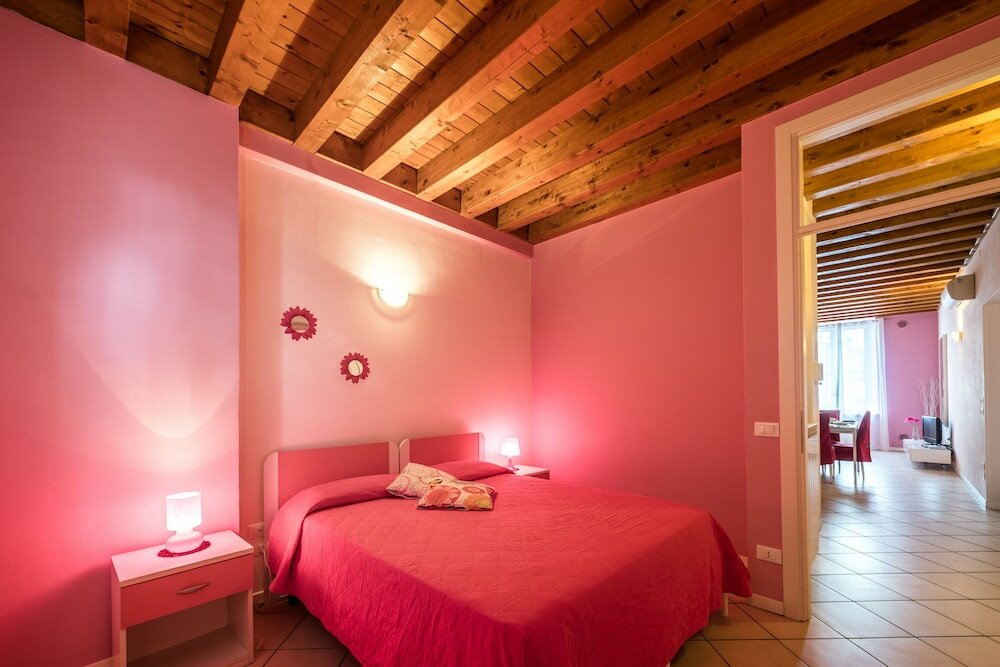 Фото Flowers Apartments