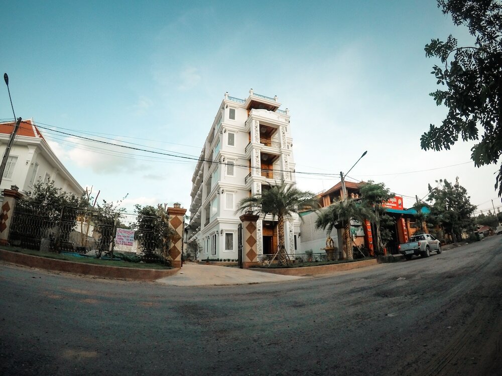 Фото Intanou Boutique Hotel Kampot