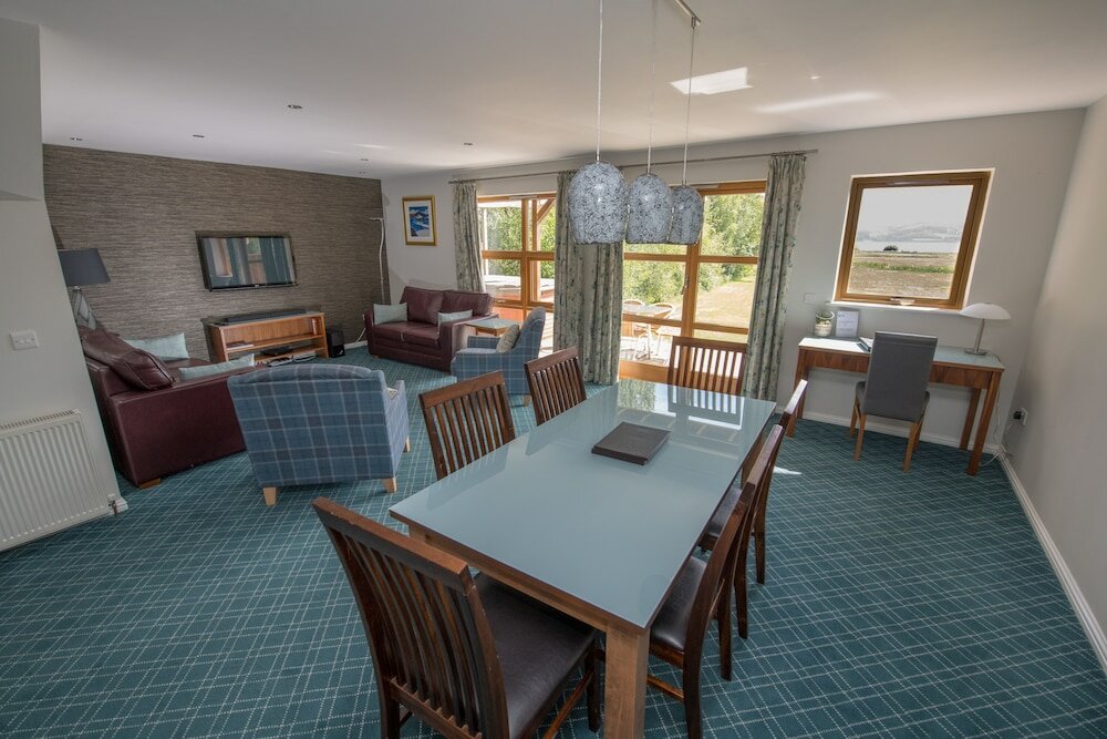 Фото Loch Lomond Waterfront Luxury Lodges