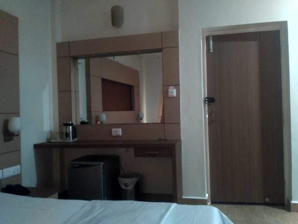 Фото Hotel Sakthi Priya