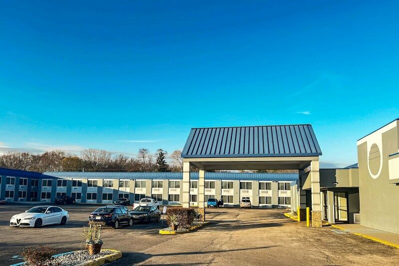 Гостиница Clarion Inn & Suites