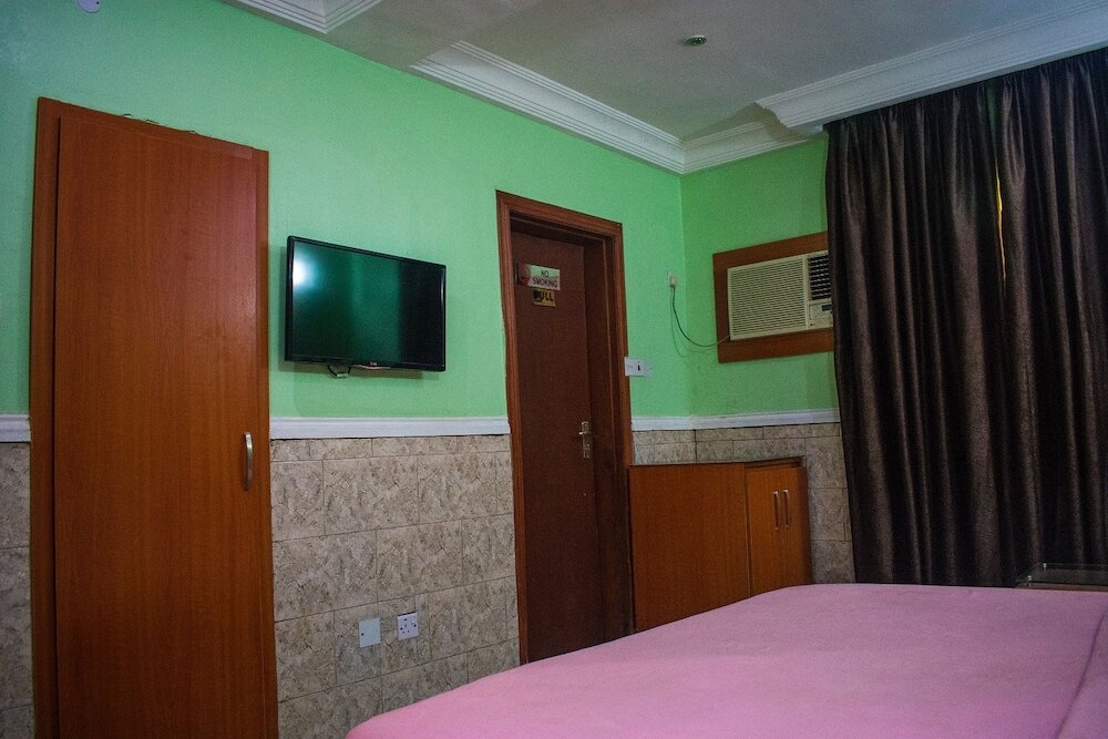 Фото 1st Delightsome House and Suites