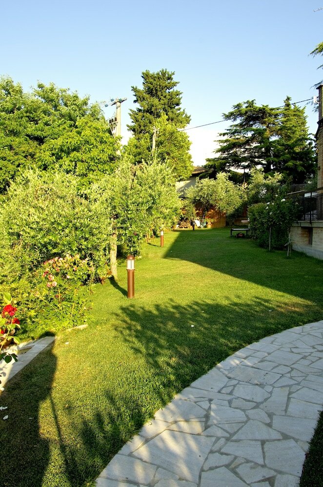 Фото B & B La Cornice - Gina Room With Bathroom and Private Terrace