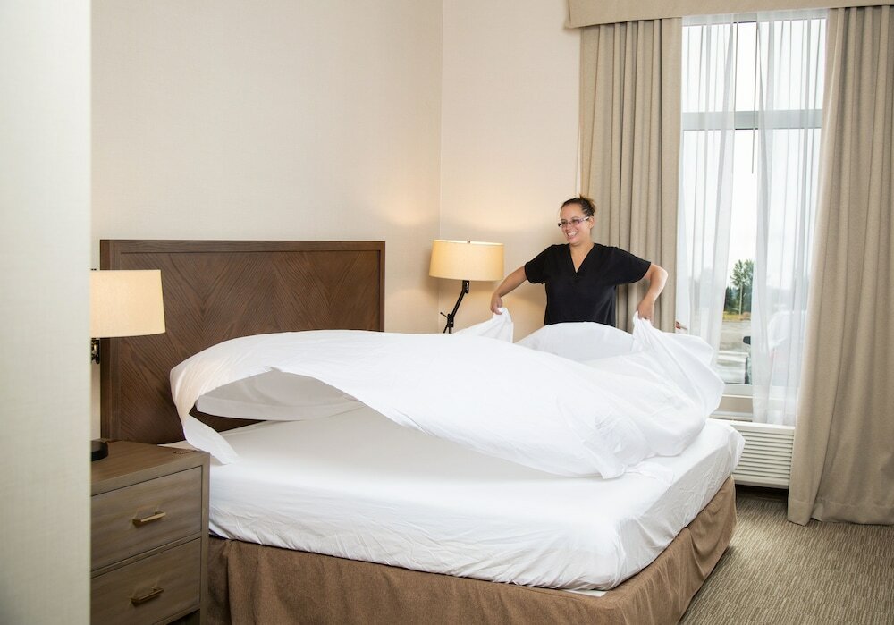 Фото Pomeroy Inn & Suites Prince George