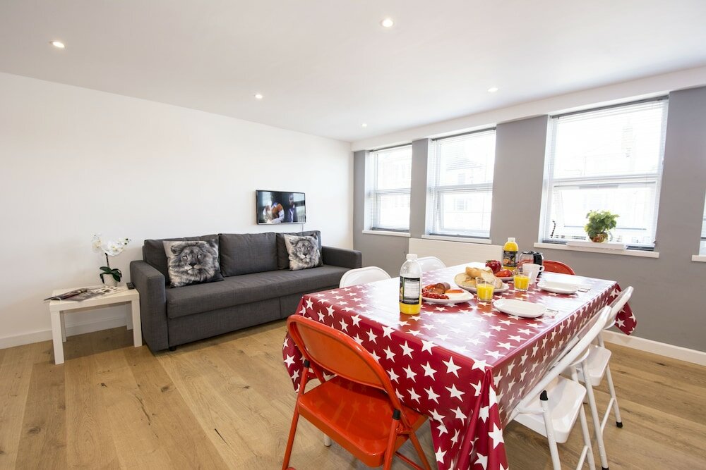 Фото London Deluxe Apartments