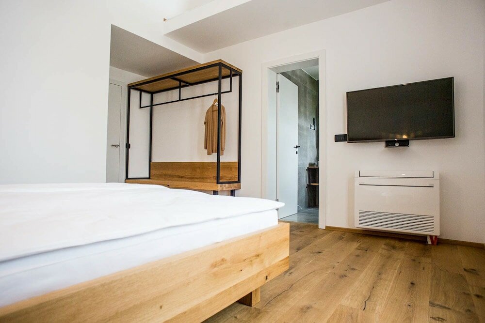 Фото Vault Hotel