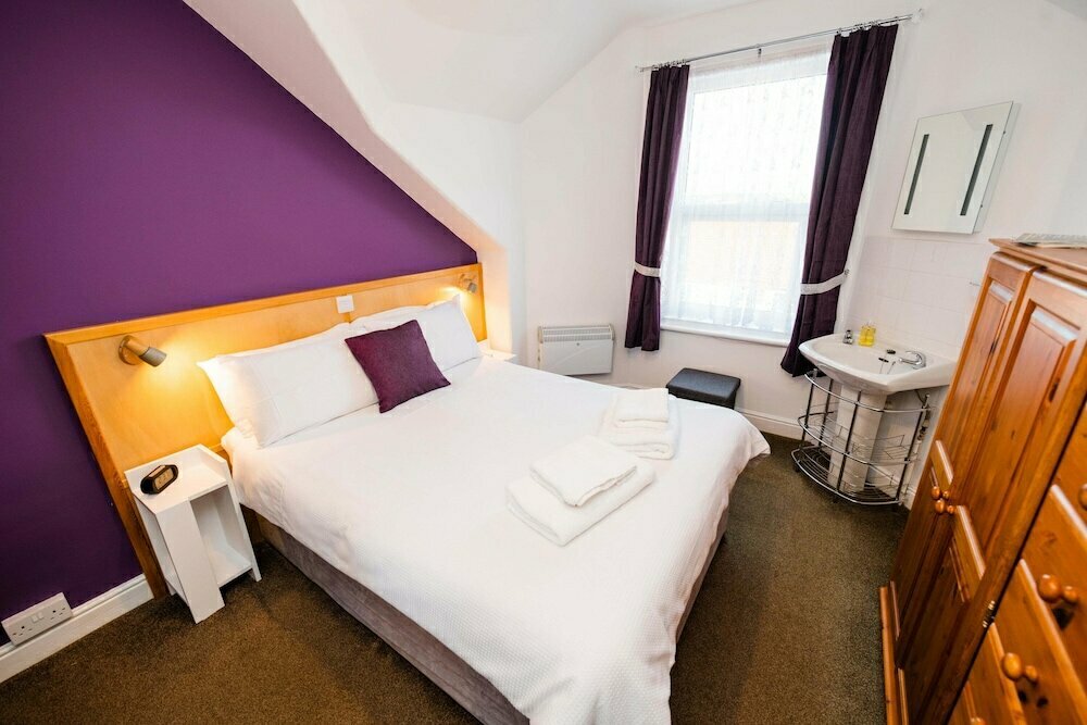 Hotel Kenways Guest House, Scarborough, photo