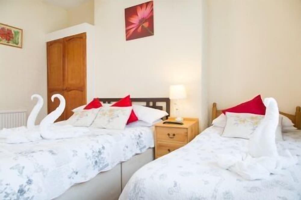 Фото The Firs Guest House