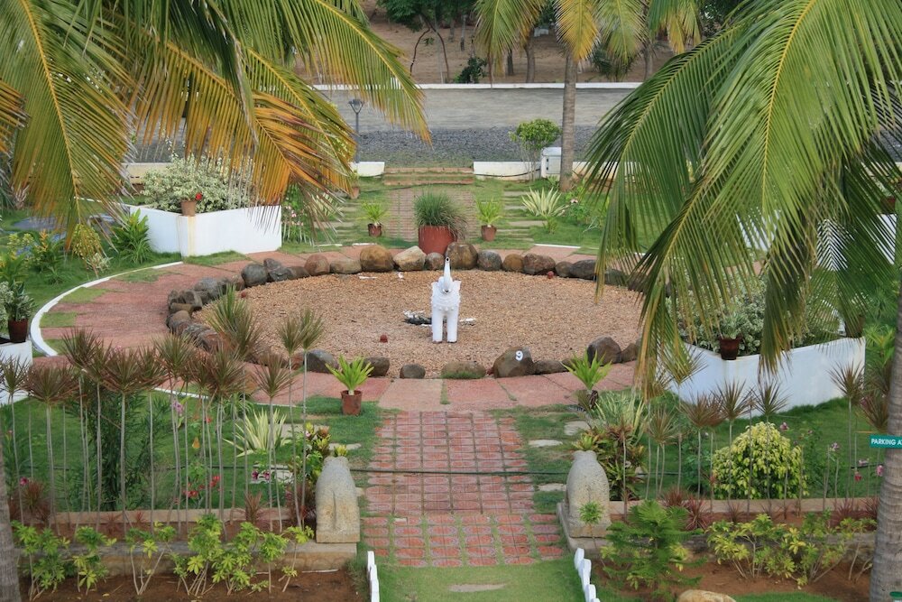 Фото Chariot Beach Resort