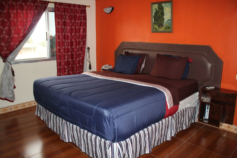 Фото Zambezi Inn Hotel