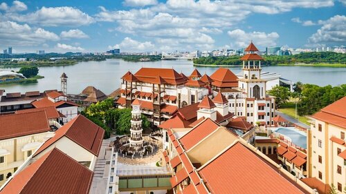 Гостиница DoubleTree by Hilton Putrajaya Lakeside в Малайзии