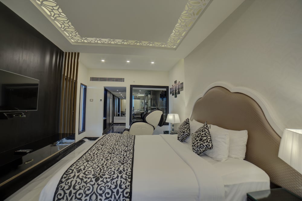 Фото Goldfinch Hotel Mangalore