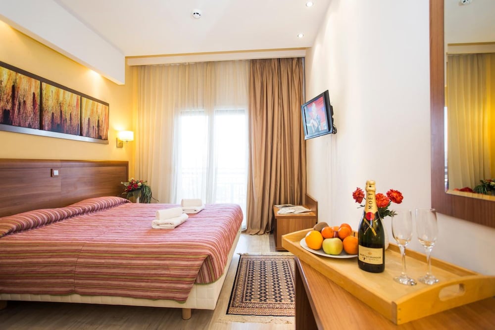 Фото Pefka Hotel