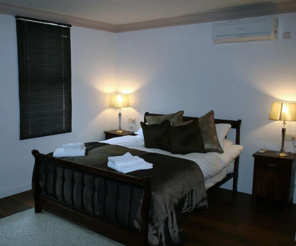 Фото Leaside Hotel