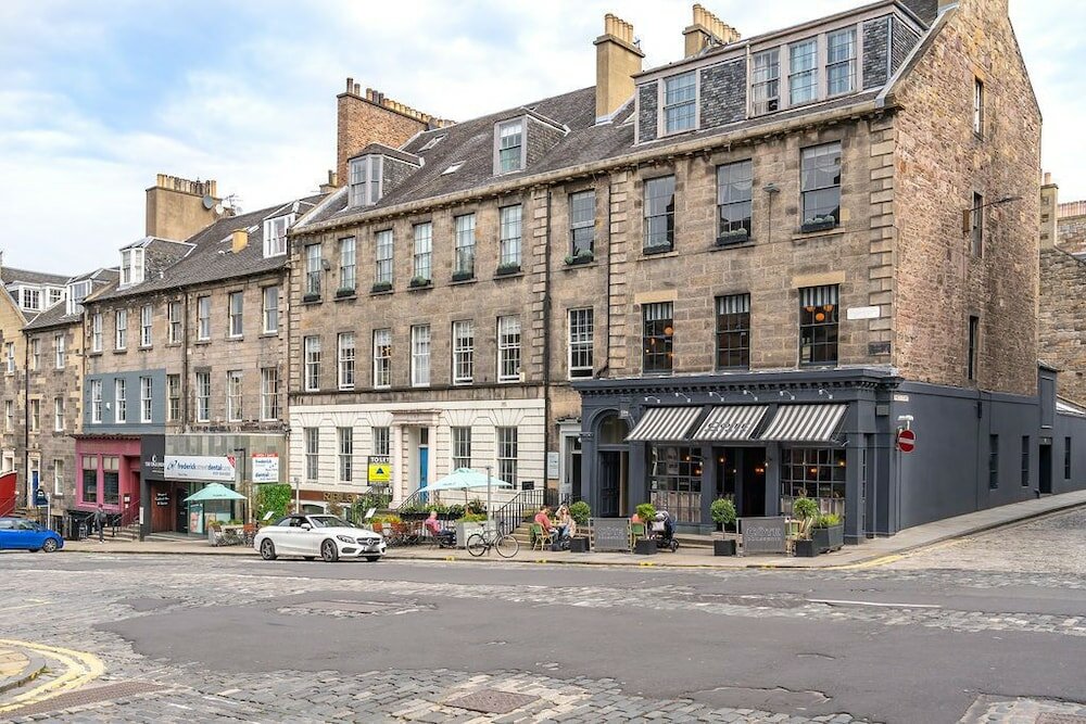 Фото No. 53 Frederick Street