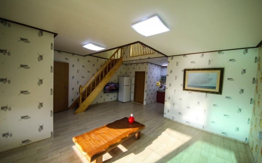 Фото Suncheon Bay Baramuieondeok Pension