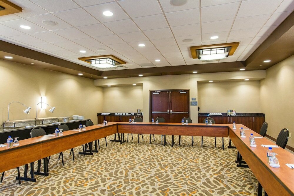 Фото Cambria Hotel Plano Frisco