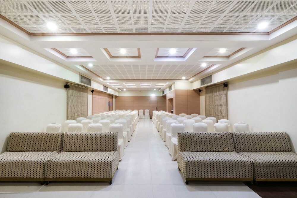 Фото 7 Apple Hotel Pimpri Pune