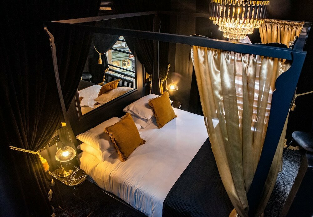 Hotel Impossible Motel, York, photo