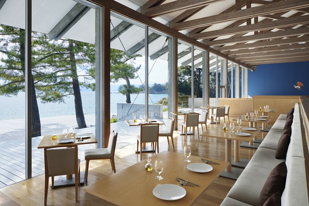 Фото Benesse House