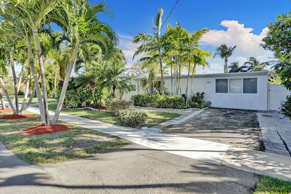 Фото Private Heated Pool 3br with Water View