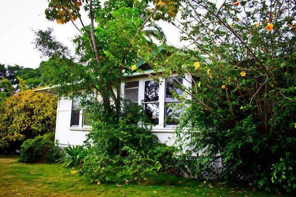 Фото Pahala Plantation Cottages
