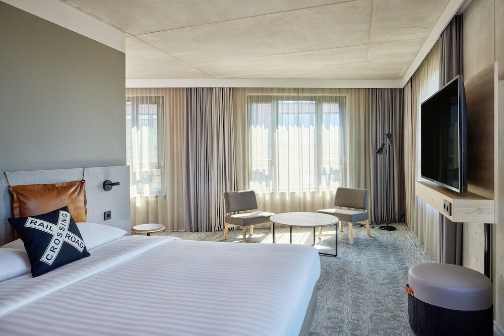 Фото Moxy Cologne Muelheim