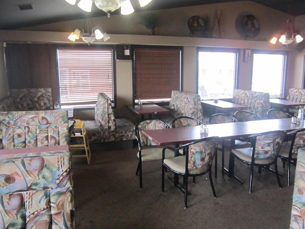 Фото The Battlefords Inn