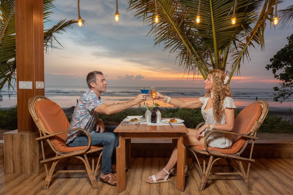 Фото Amadi Beach Front Resort