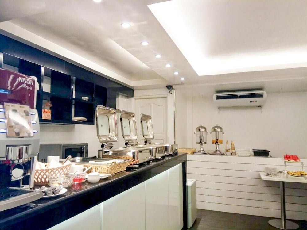 Фото Clover Hotel City Center