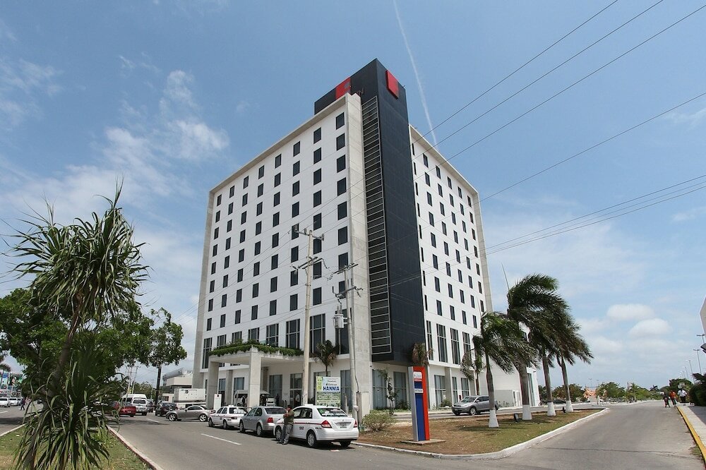 Фото Fiesta Inn Merida