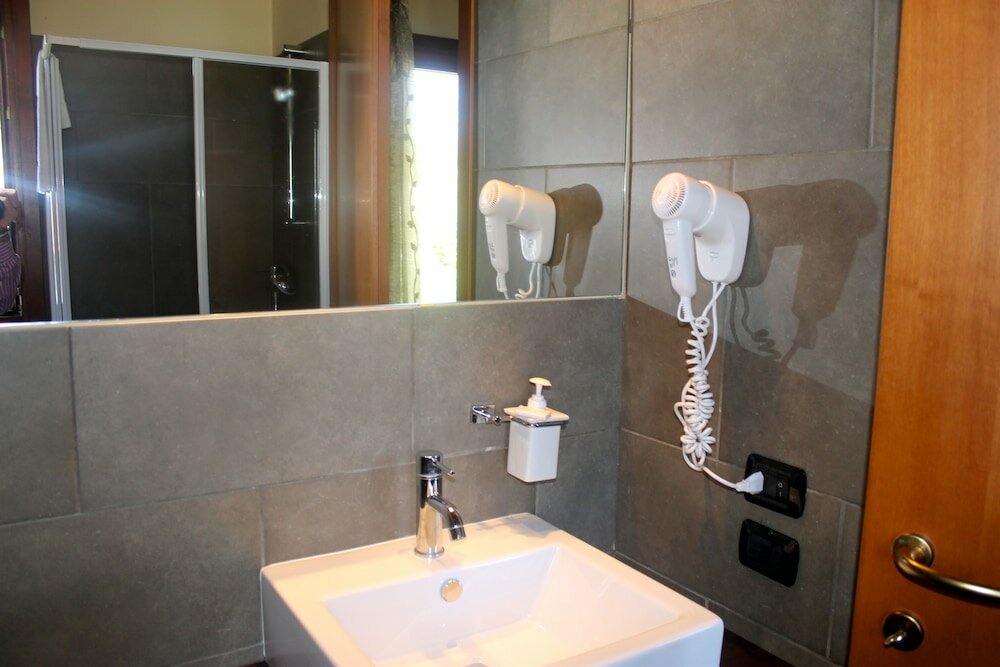 Фото La Valle Dei Caprioli - B&b