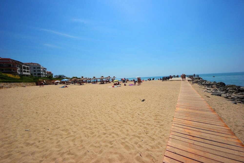 Фото Menada Luxor Apartments