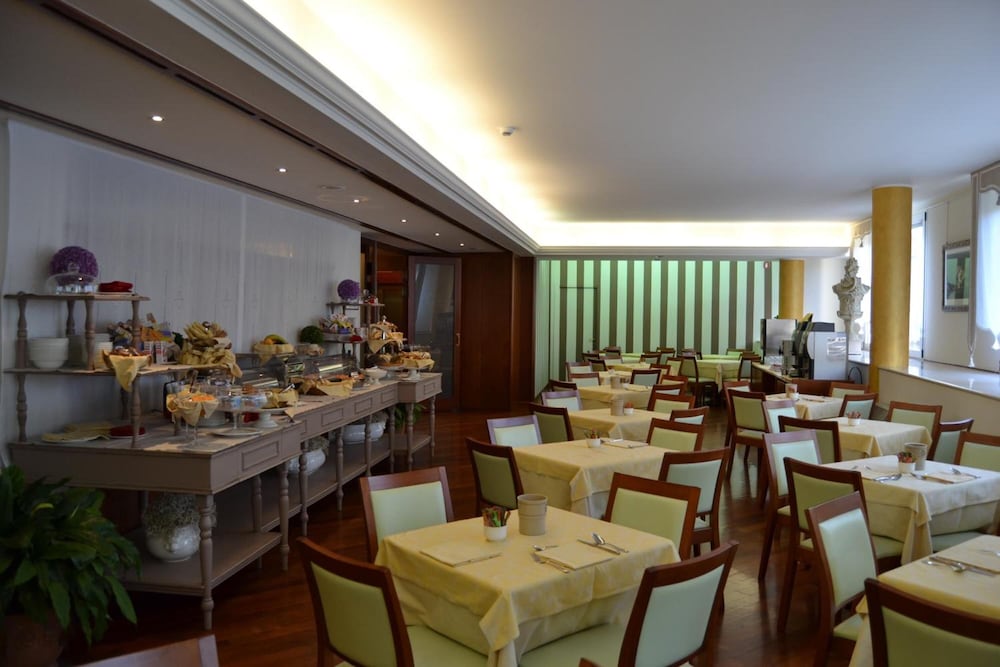 Фото Hotel Due Leoni