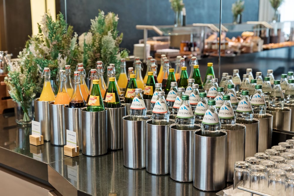 Фото DoubleTree by Hilton Vienna Schonbrunn