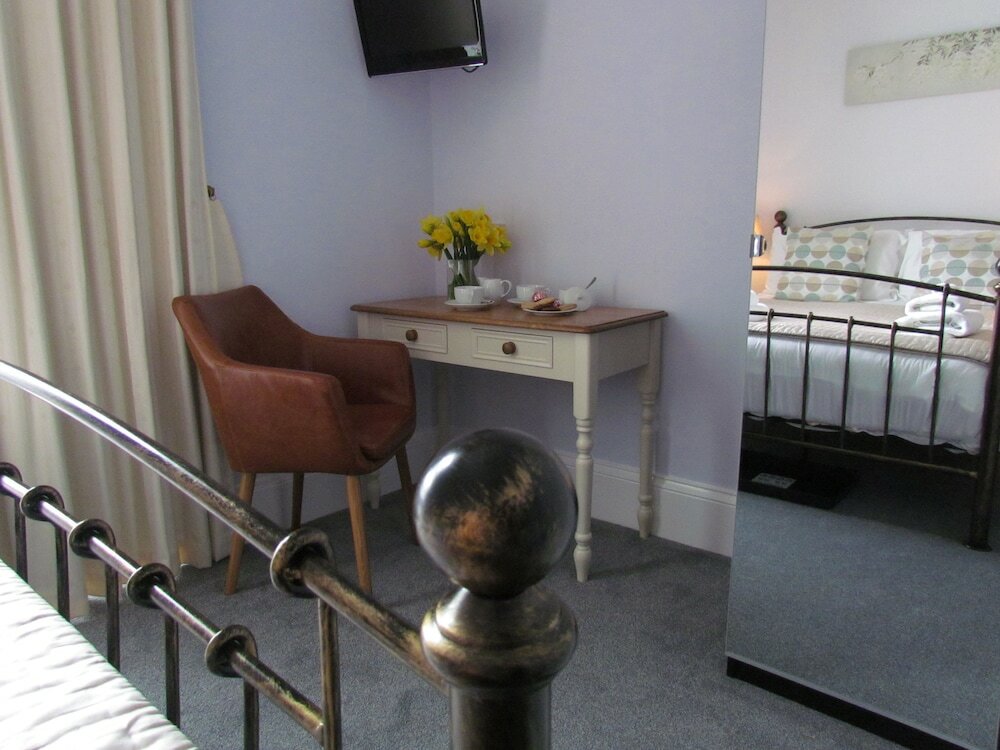 Фото Queensberry House