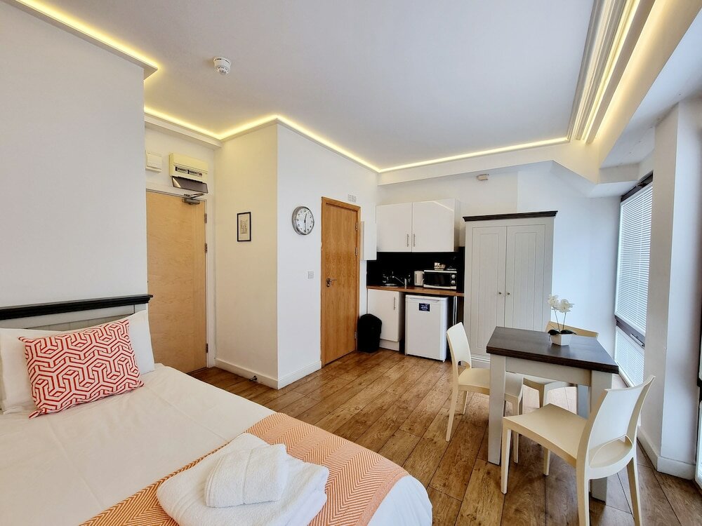 Фото London Stay Apartments